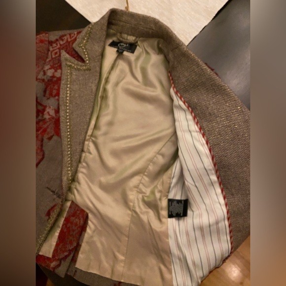 Beautiful blazer with great attention to detail - Picture 2 of 9